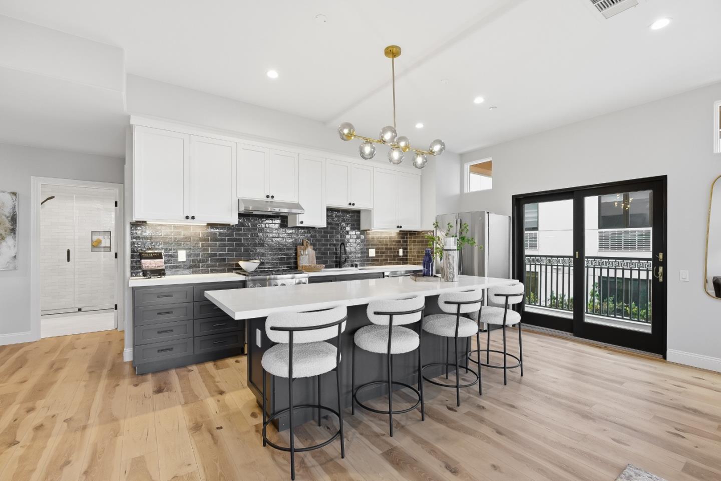 200 Sheridan Avenue 305