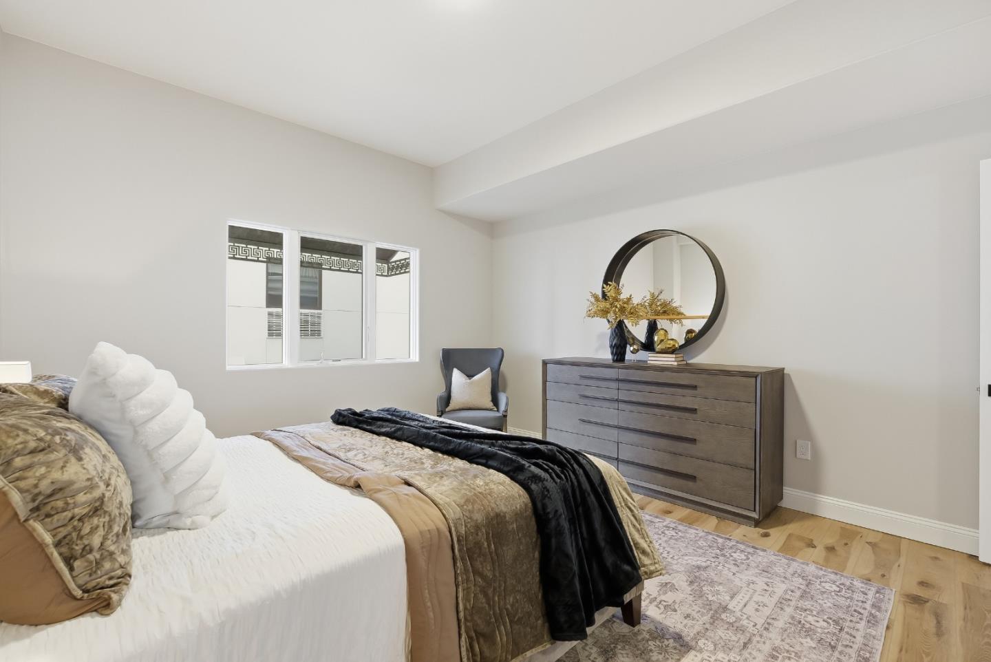 200 Sheridan Avenue 305