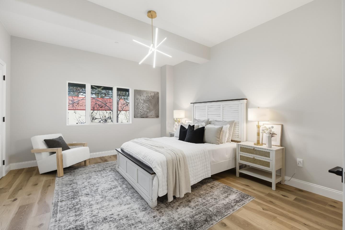 200 Sheridan Avenue 305