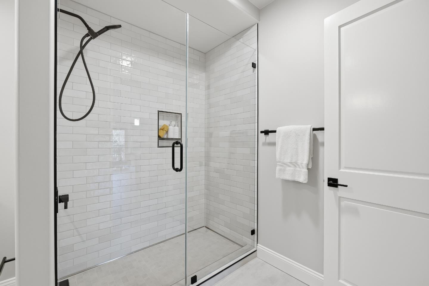 200 Sheridan Avenue 305