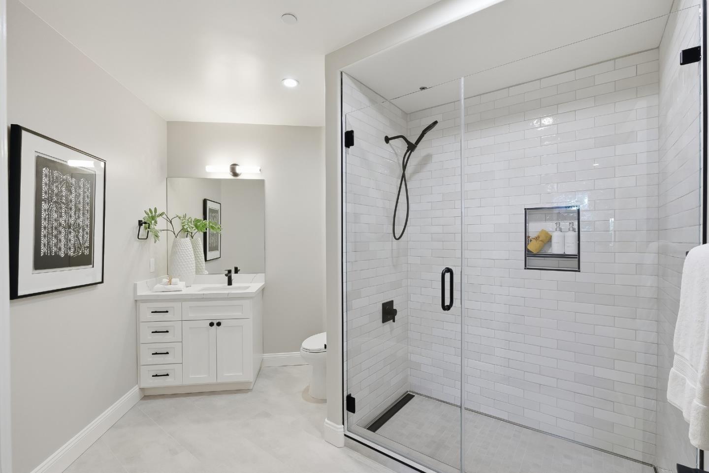 200 Sheridan Avenue 305