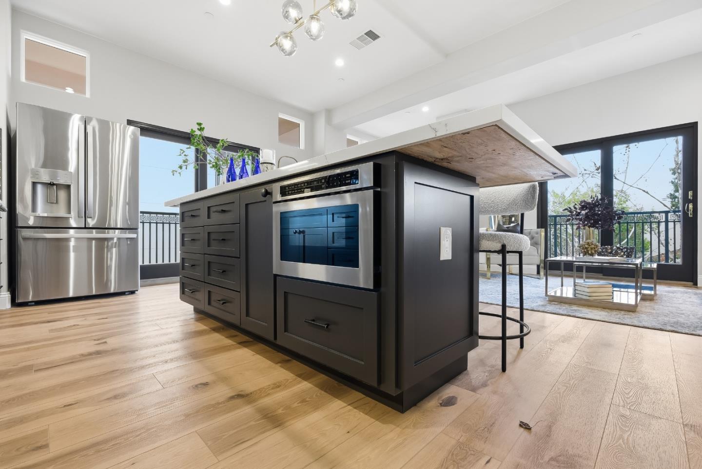 200 Sheridan Avenue 305