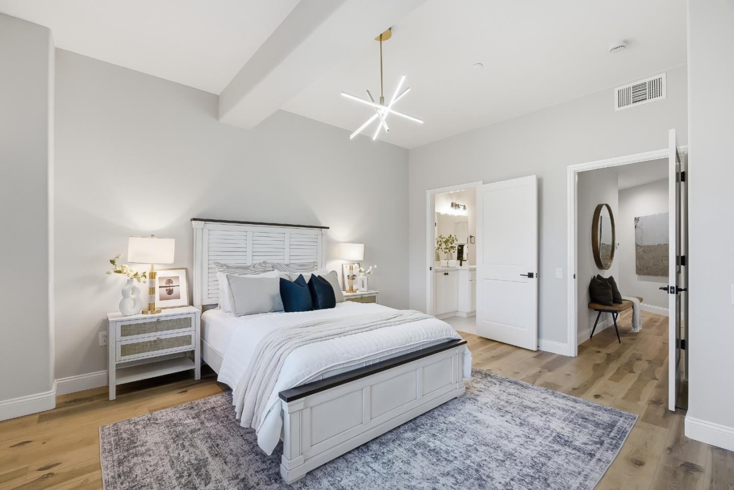 200 Sheridan Avenue 305