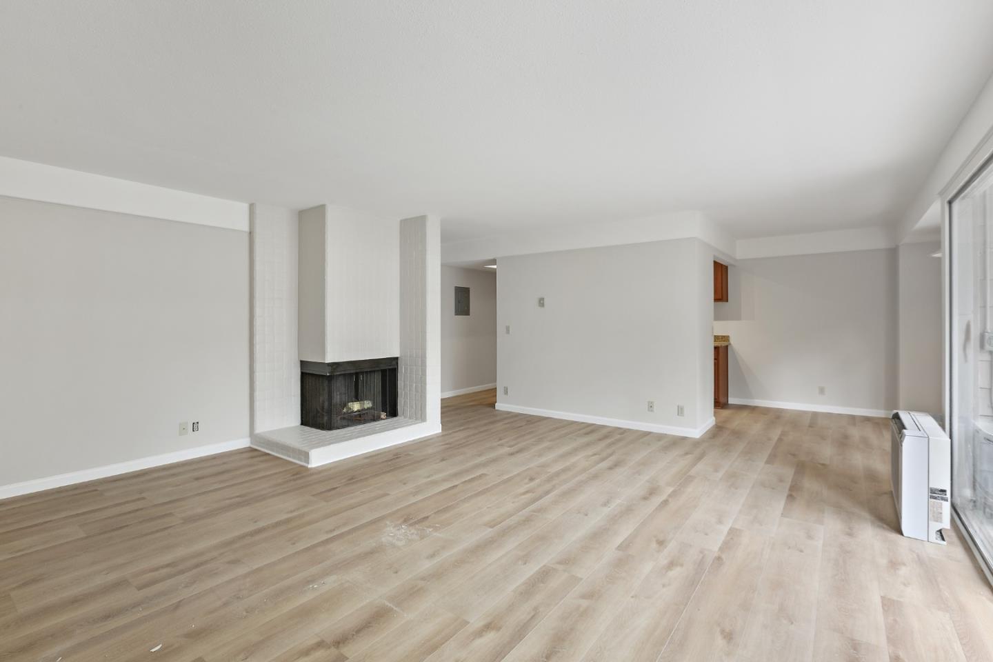 500 West Middlefield Road 18