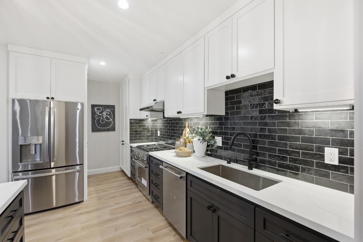 200 Sheridan Avenue 306