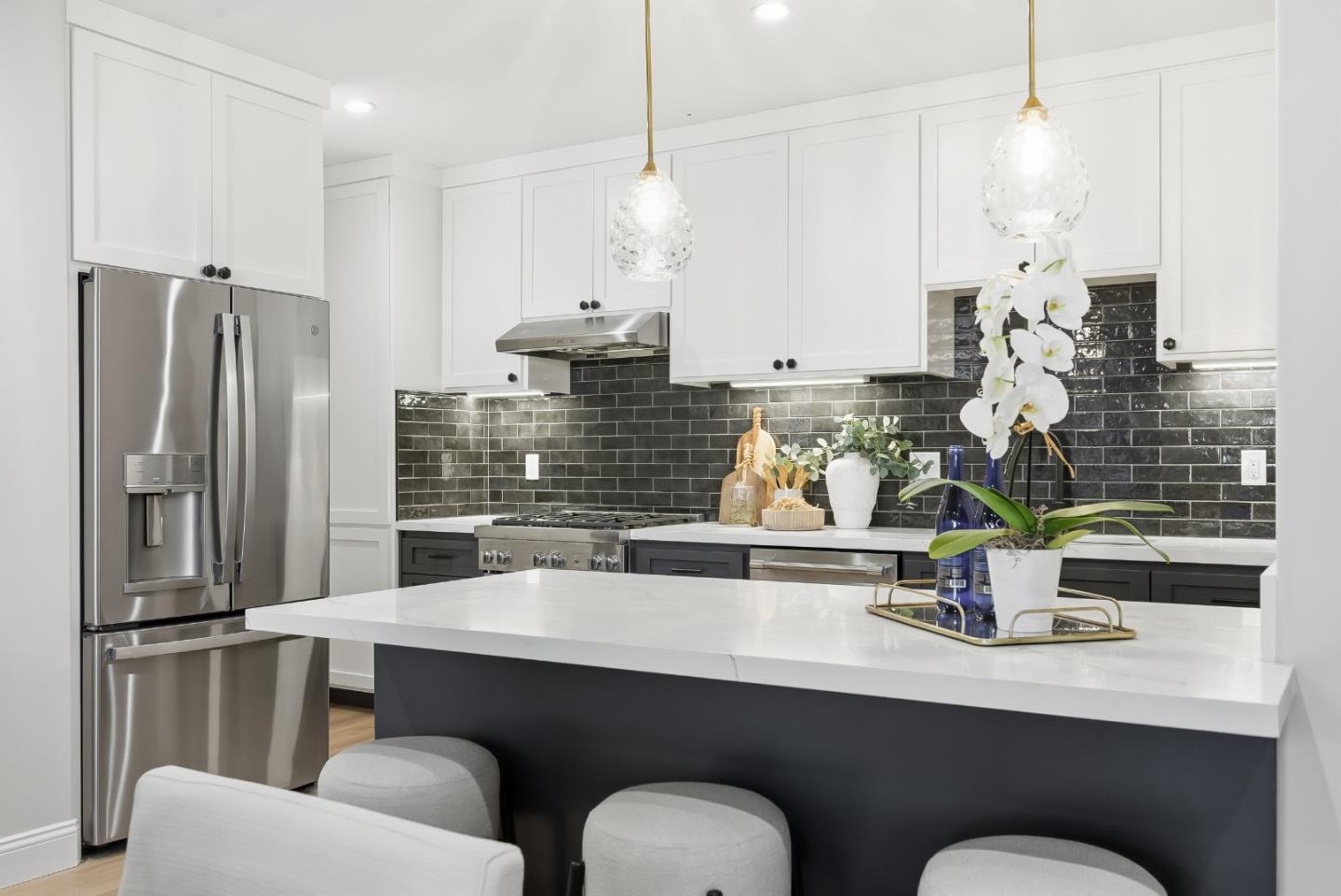 200 Sheridan Avenue 306