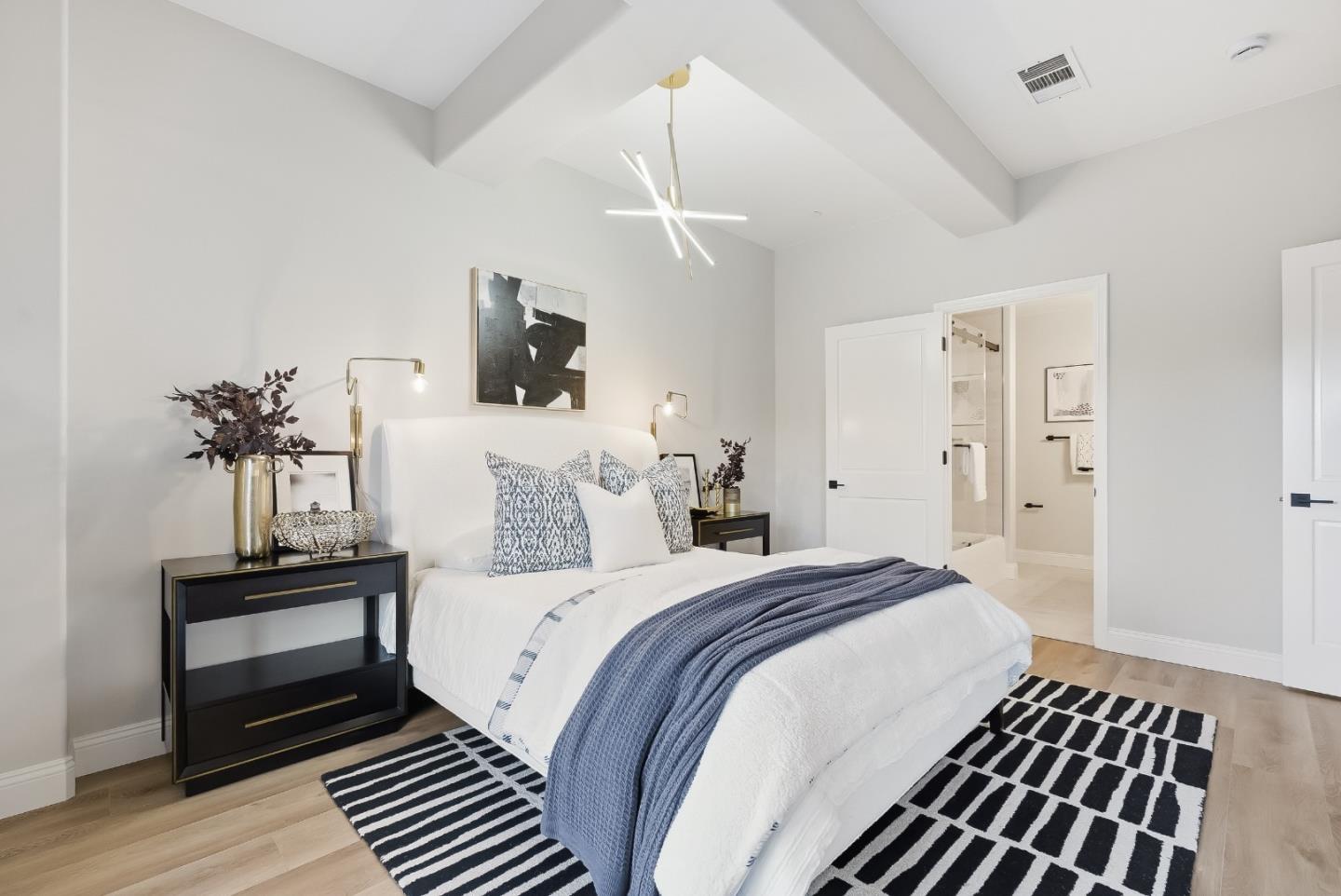 200 Sheridan Avenue 306