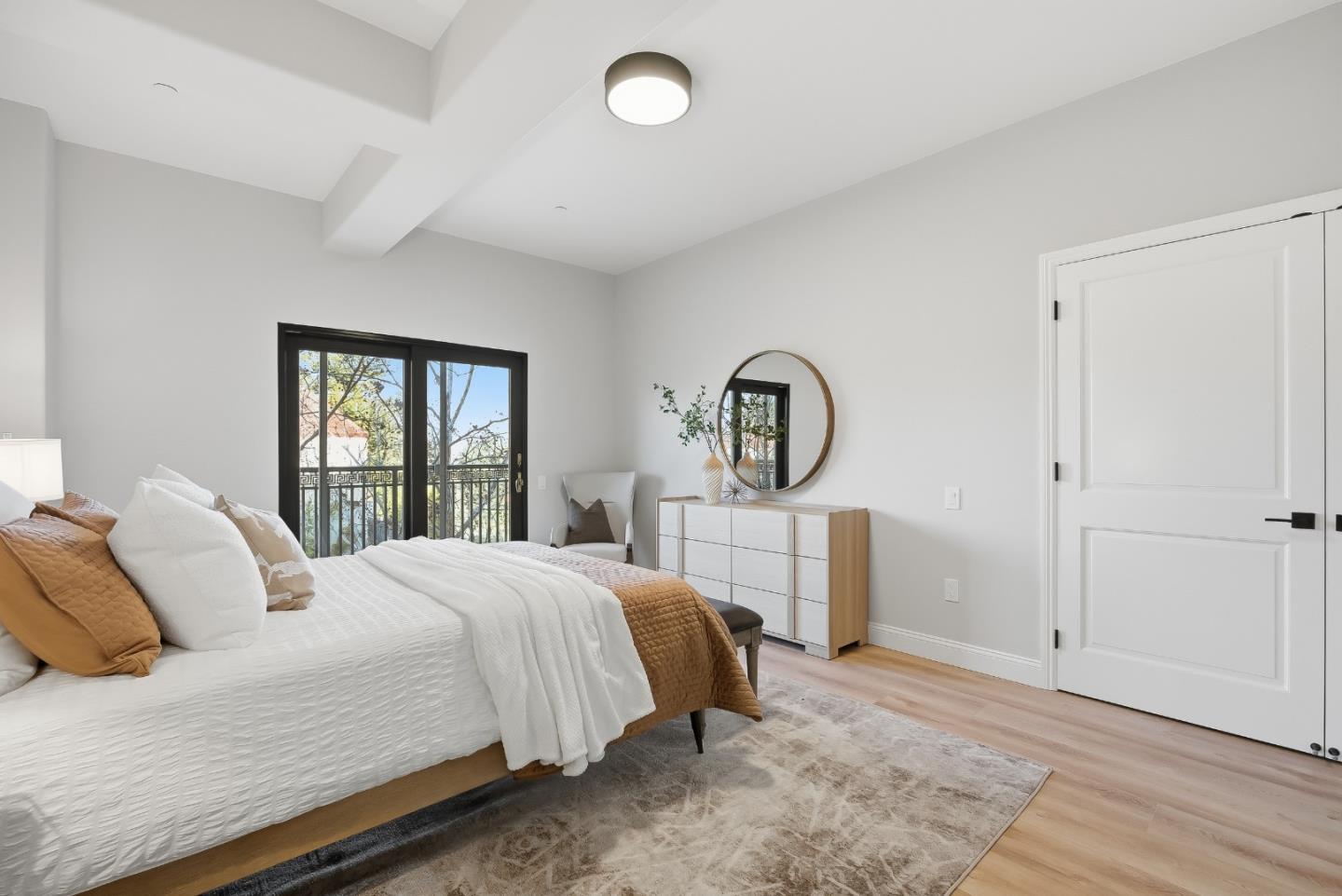 200 Sheridan Avenue 306