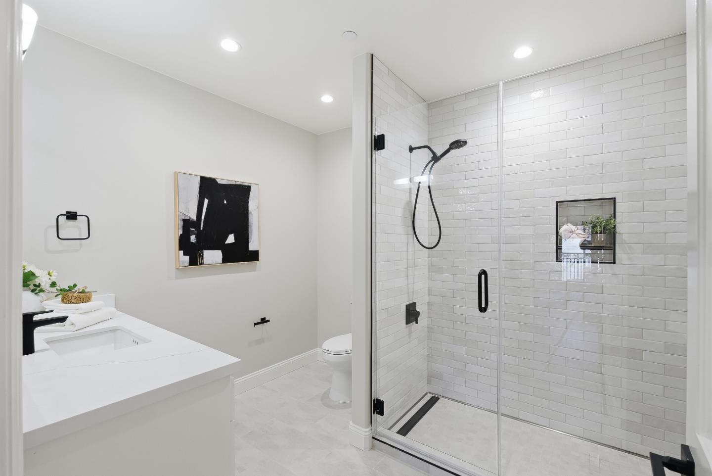 200 Sheridan Avenue 306