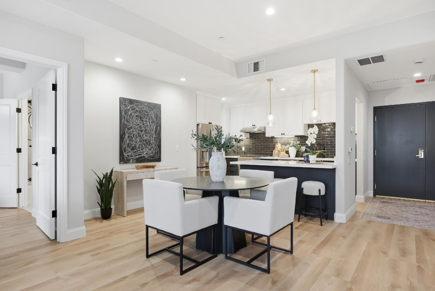 200 Sheridan Avenue 306