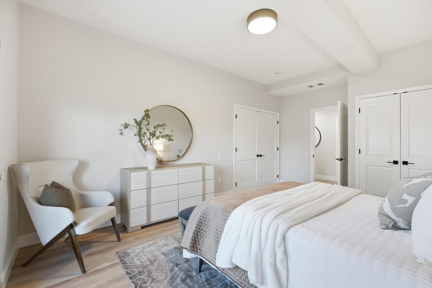 200 Sheridan Avenue 306