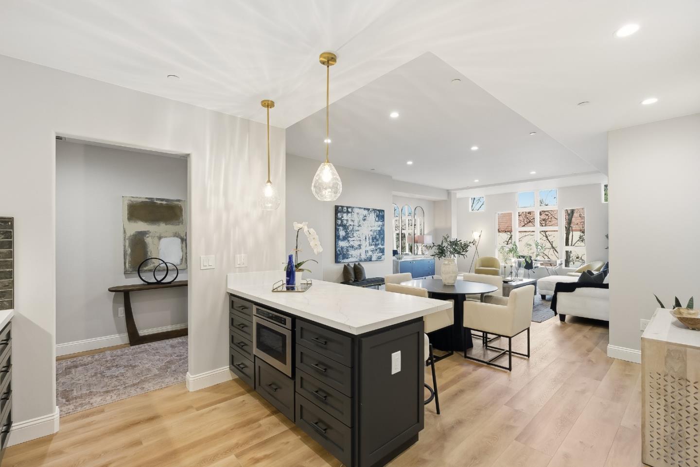 200 Sheridan Avenue 306