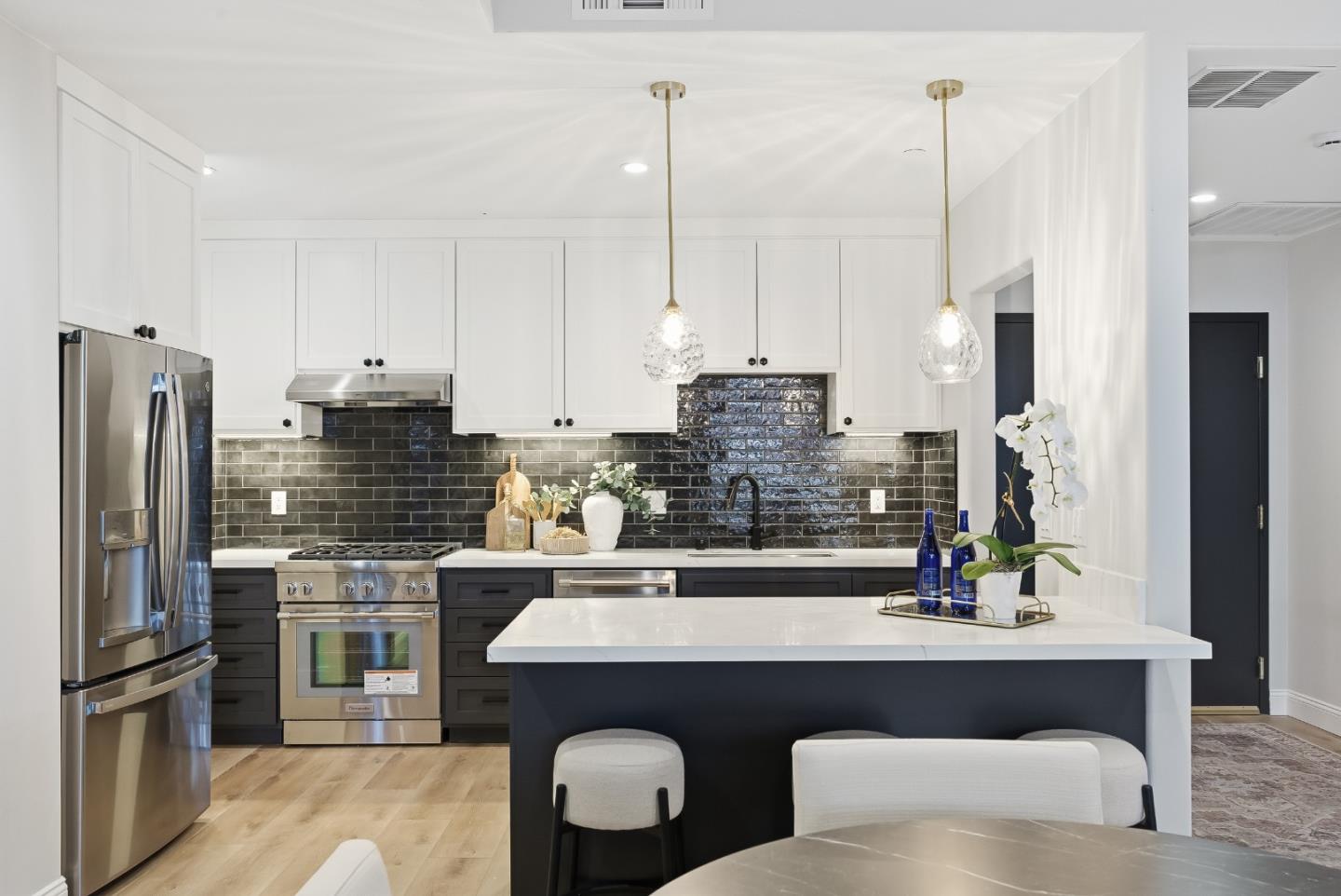 200 Sheridan Avenue 306