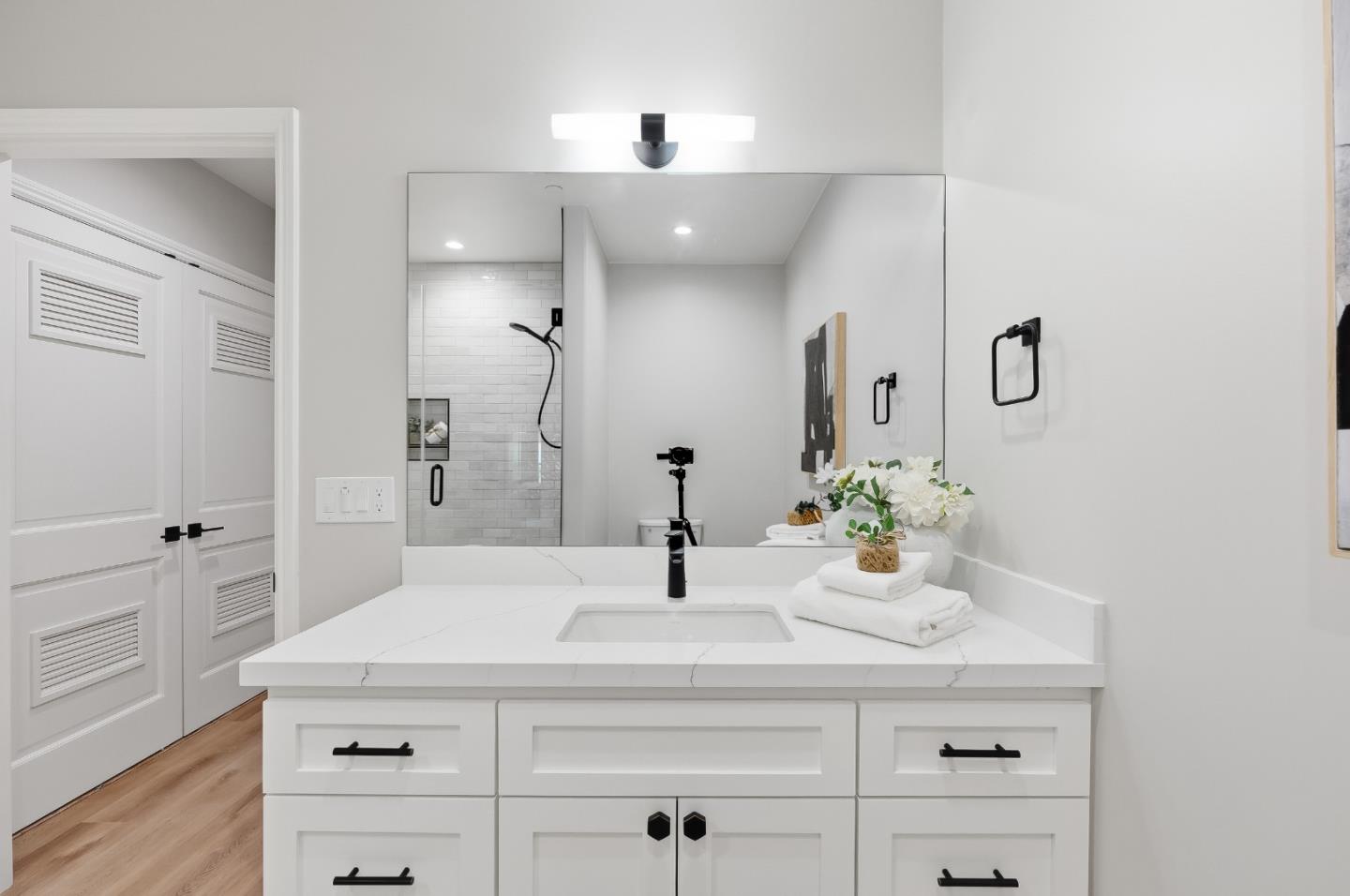 200 Sheridan Avenue 306