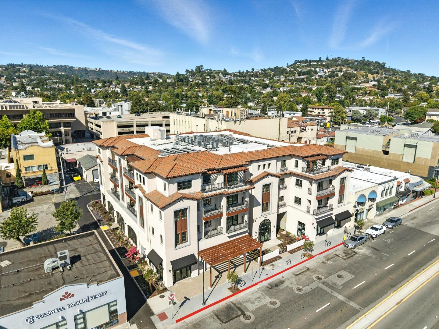 560 El Camino Real 408