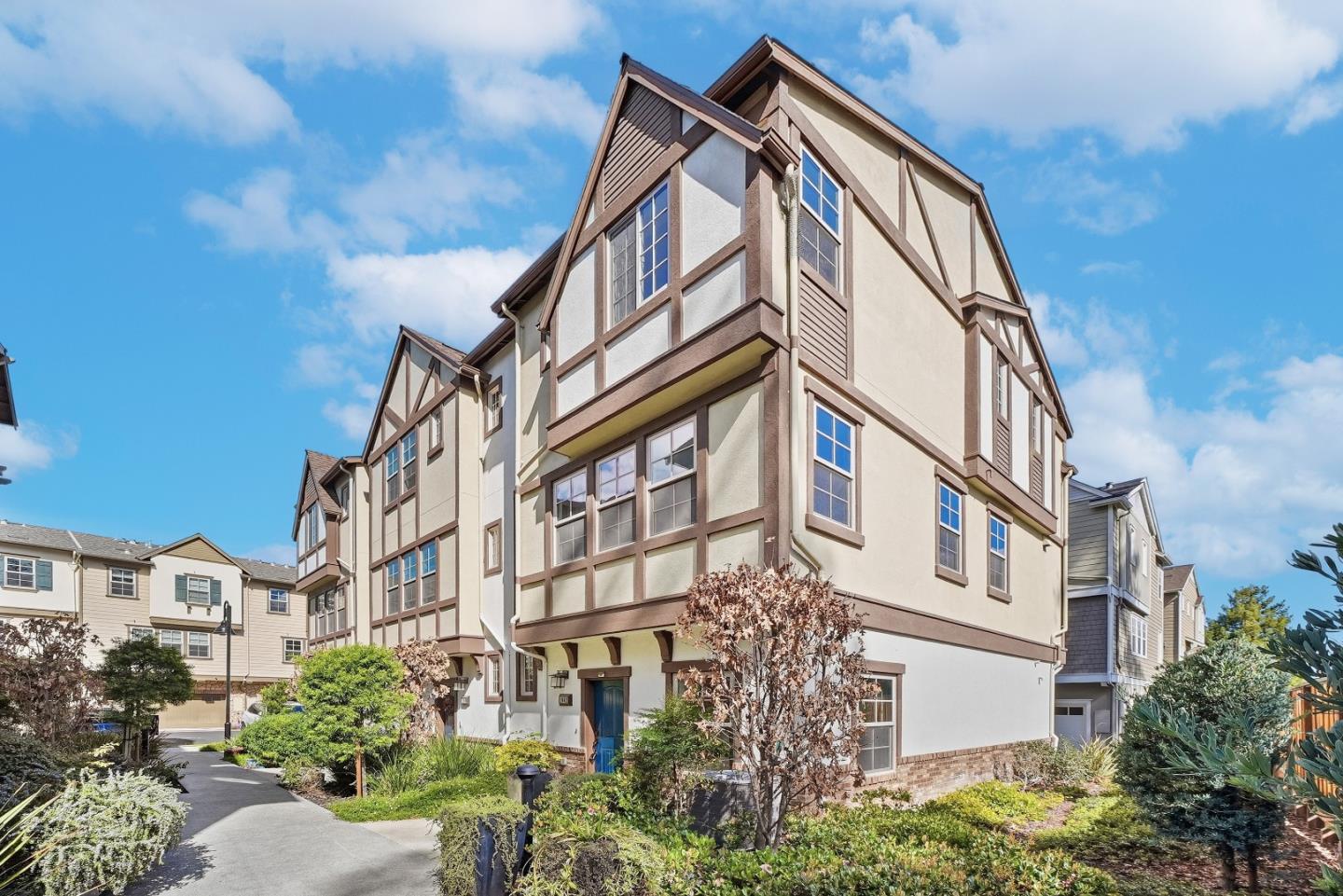 1062 Barberry Terrace