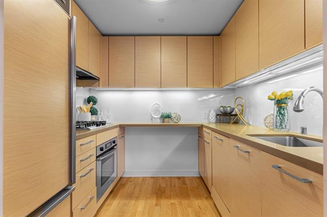 301 Mission Street 9D