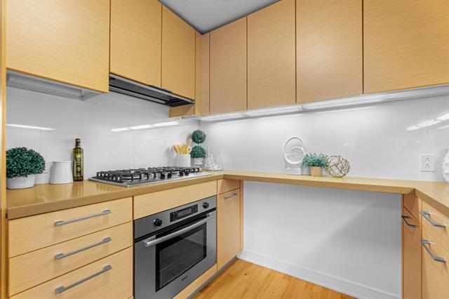 301 Mission Street 9D