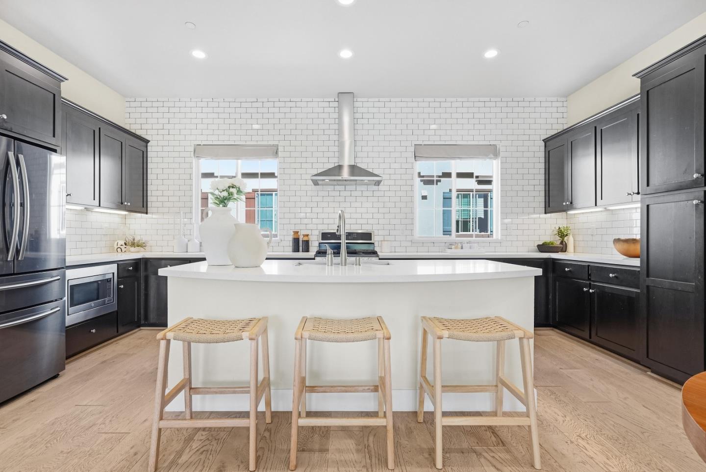 759 East Evelyn Avenue