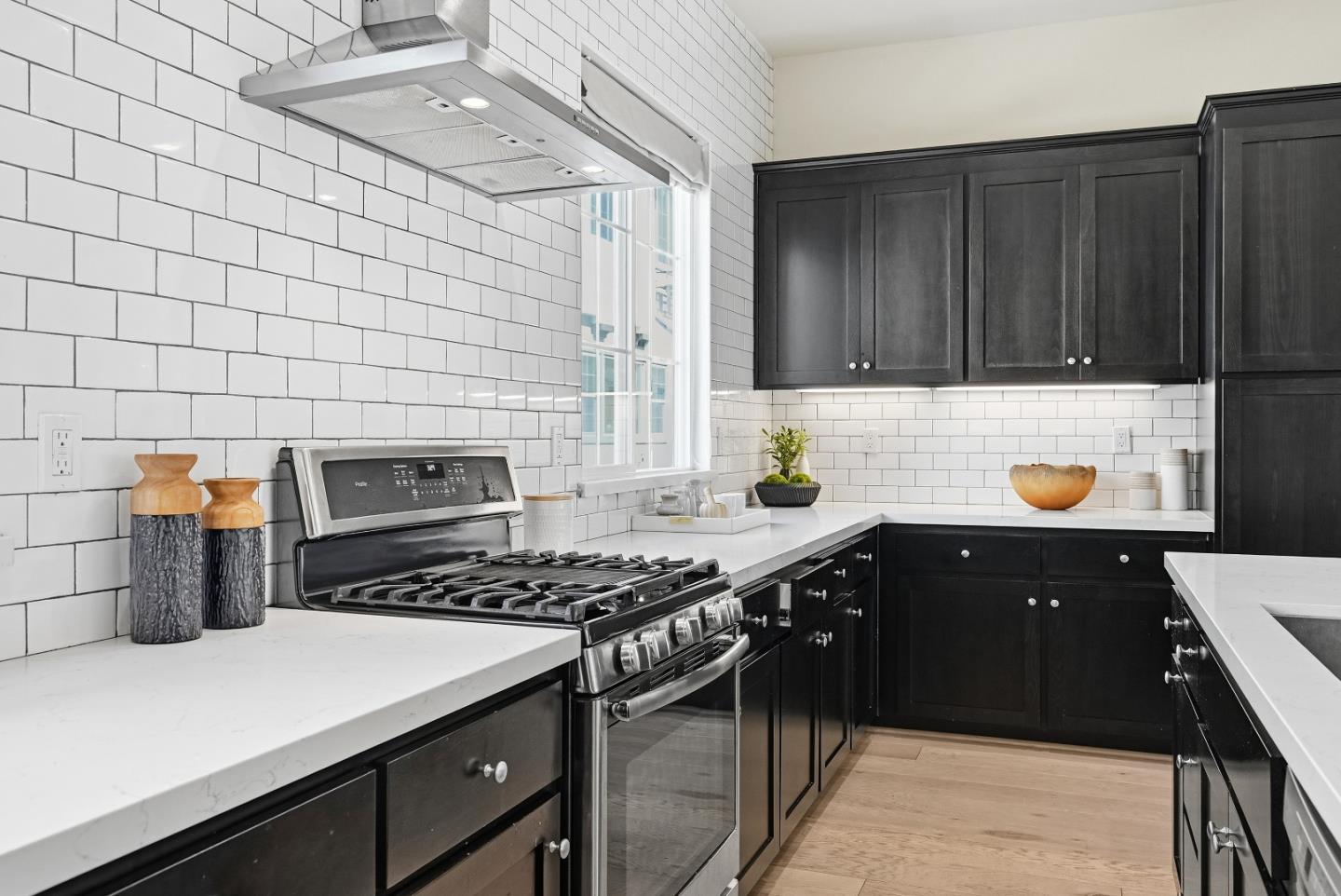 759 East Evelyn Avenue