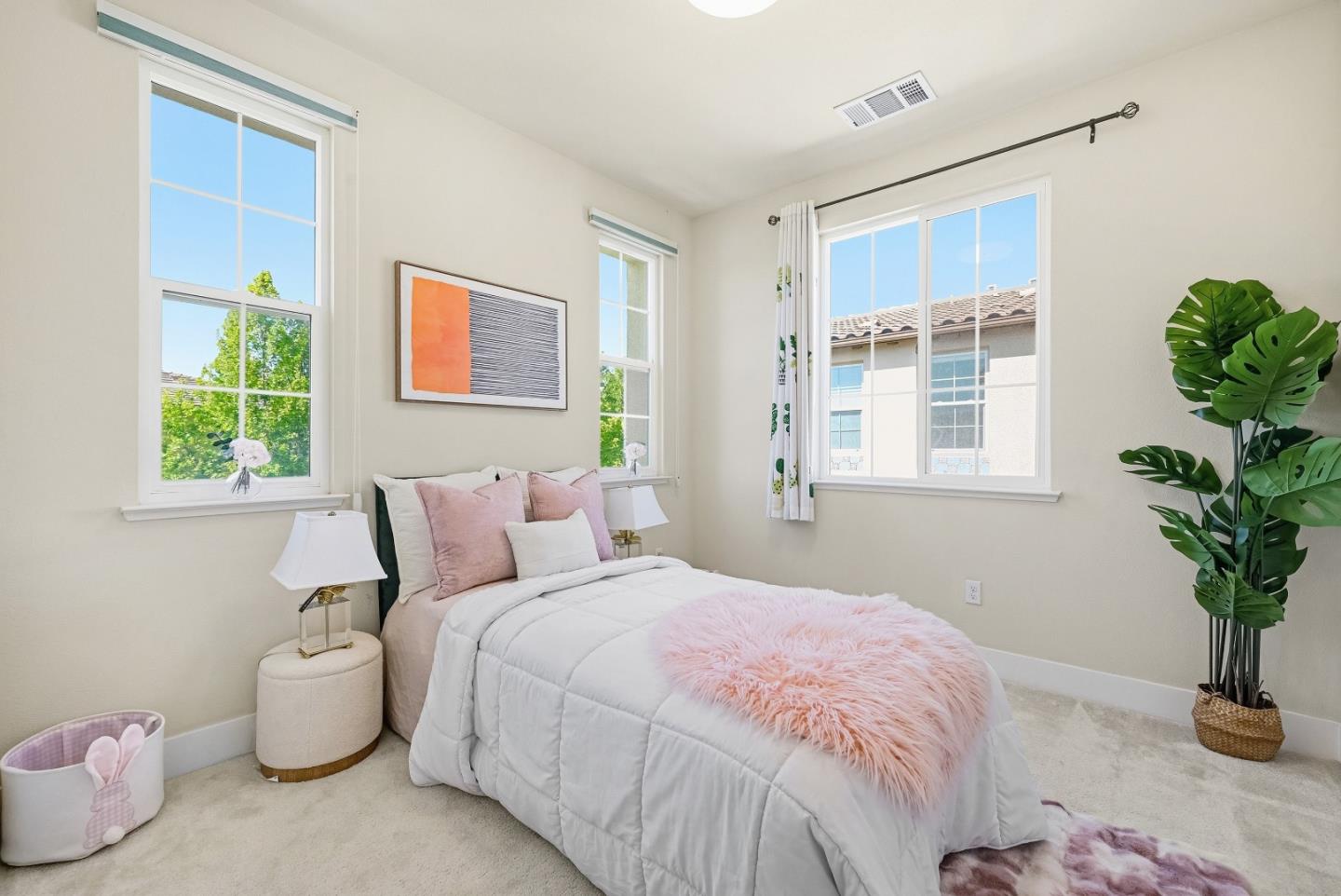 759 East Evelyn Avenue