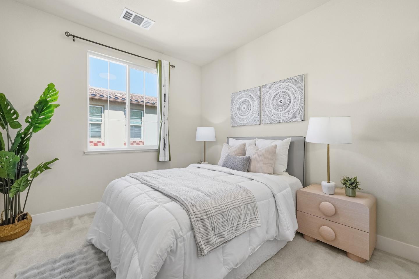 759 East Evelyn Avenue