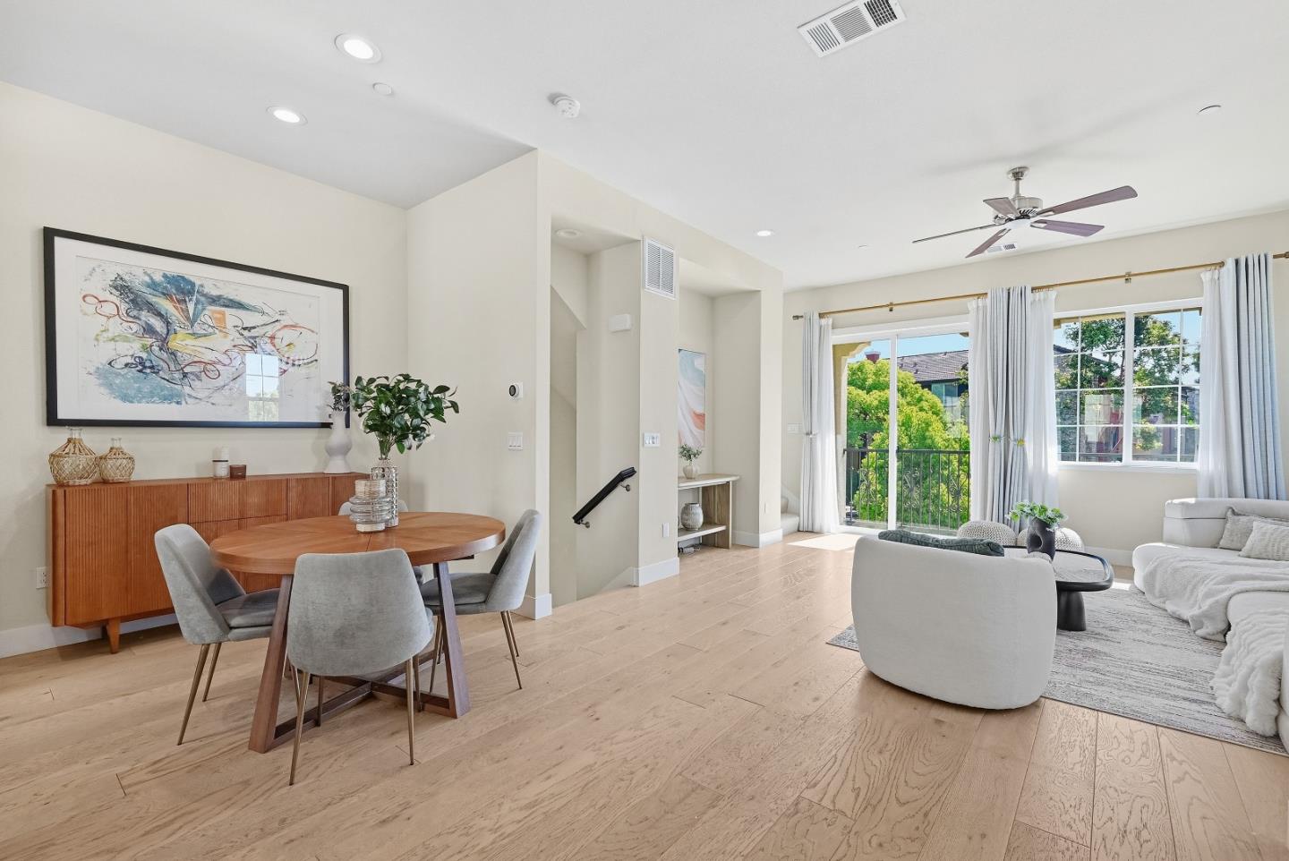 759 East Evelyn Avenue