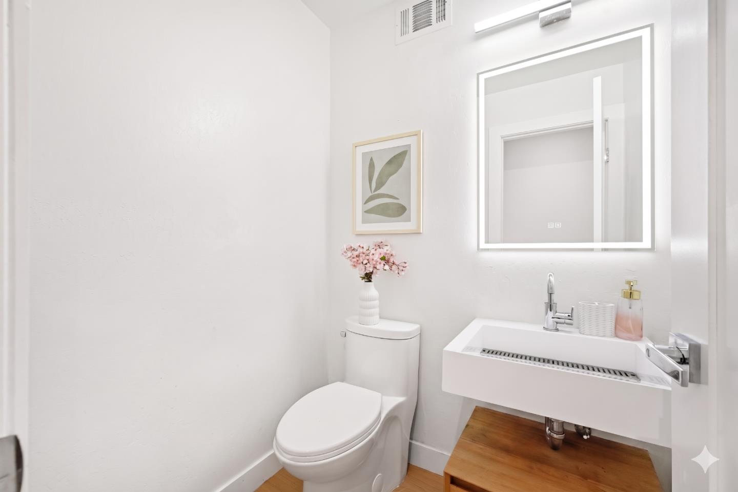 27947 Edgecliff Way