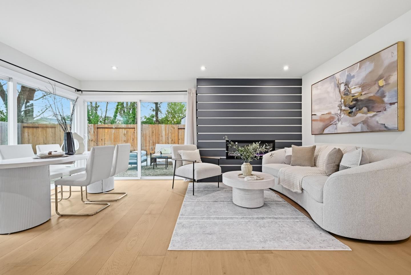 27947 Edgecliff Way