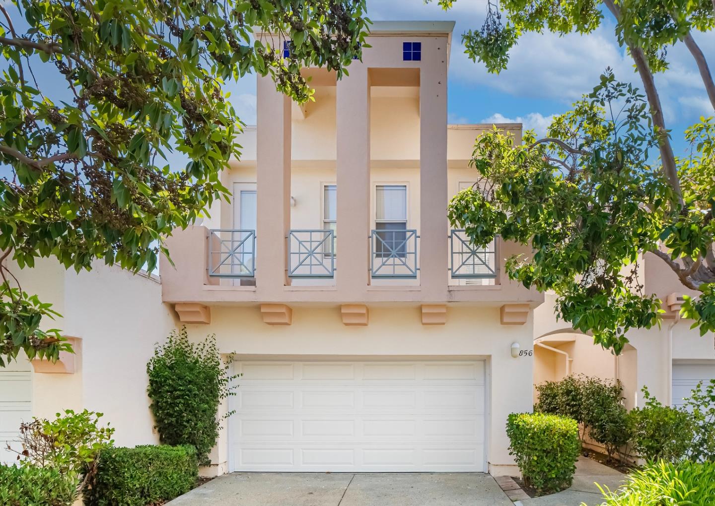 856 Lakeshore Drive