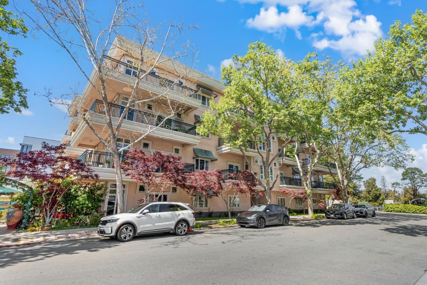 200 Sheridan Ave 308