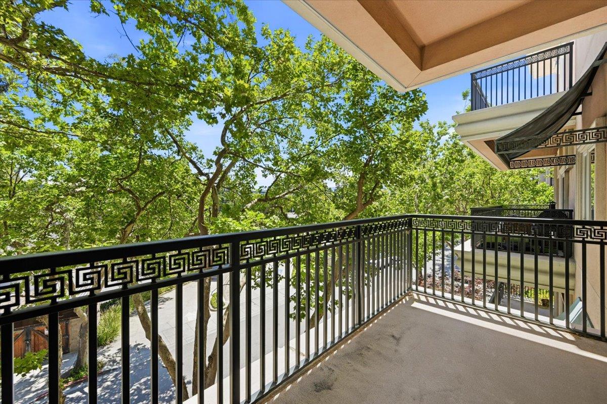200 Sheridan Ave 308