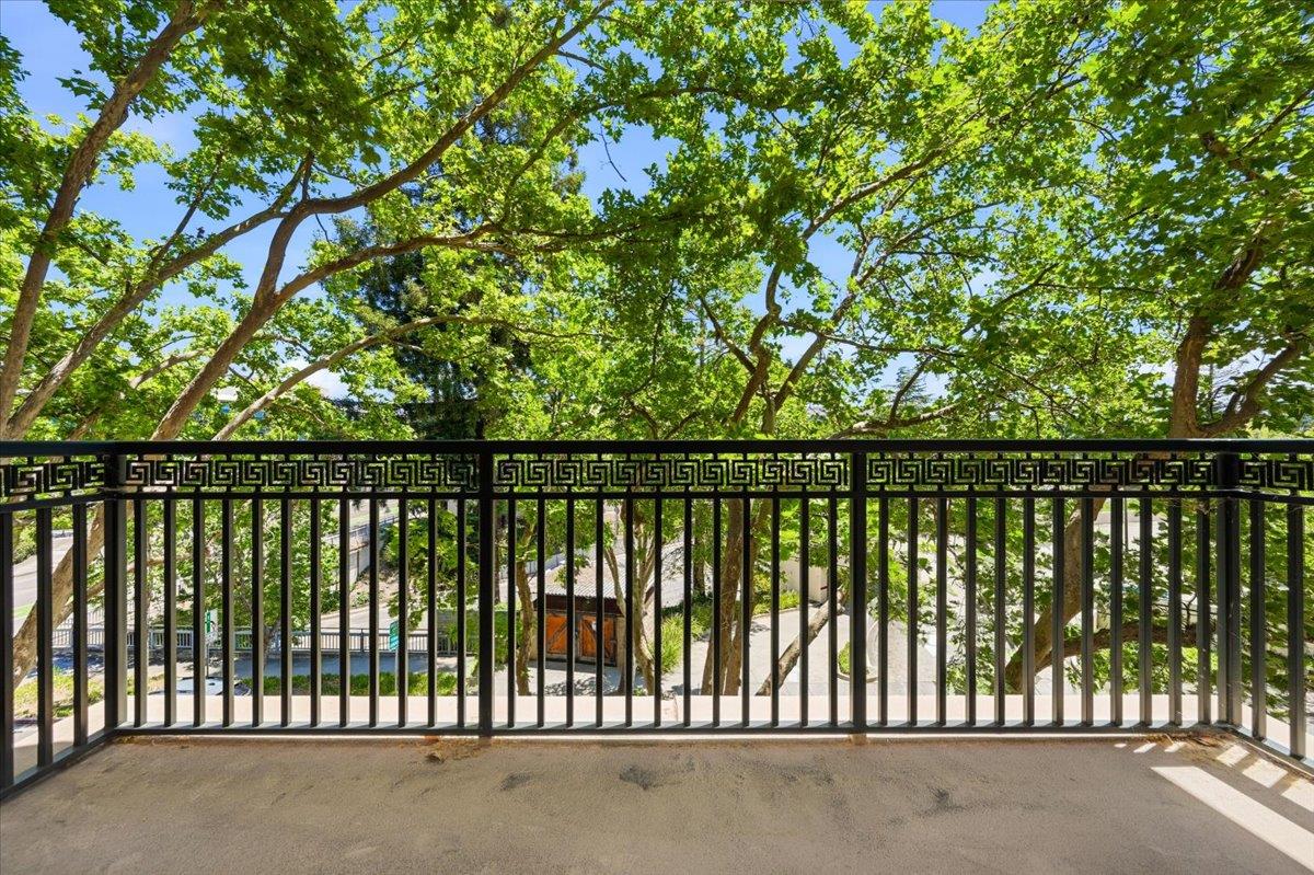 200 Sheridan Ave 308