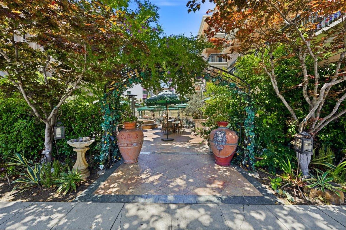 200 Sheridan Avenue 407