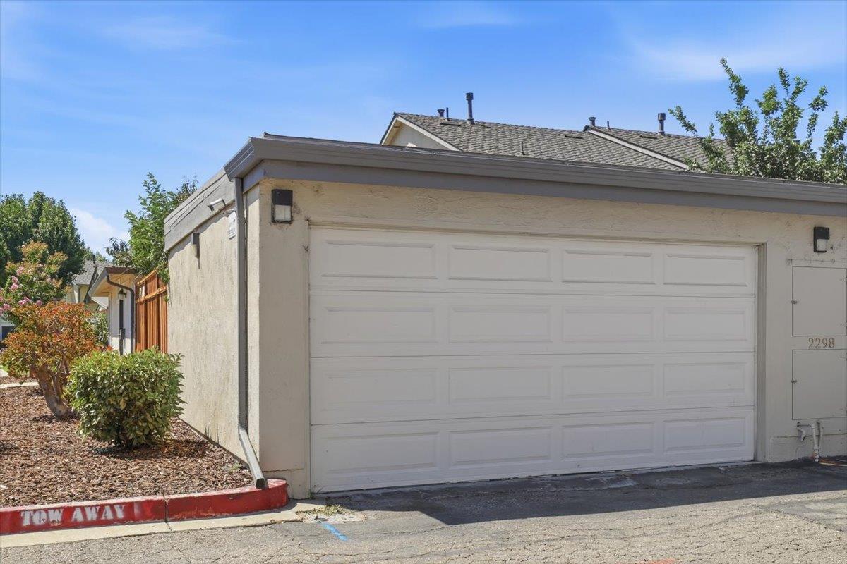 2298 Meadowgate WAY