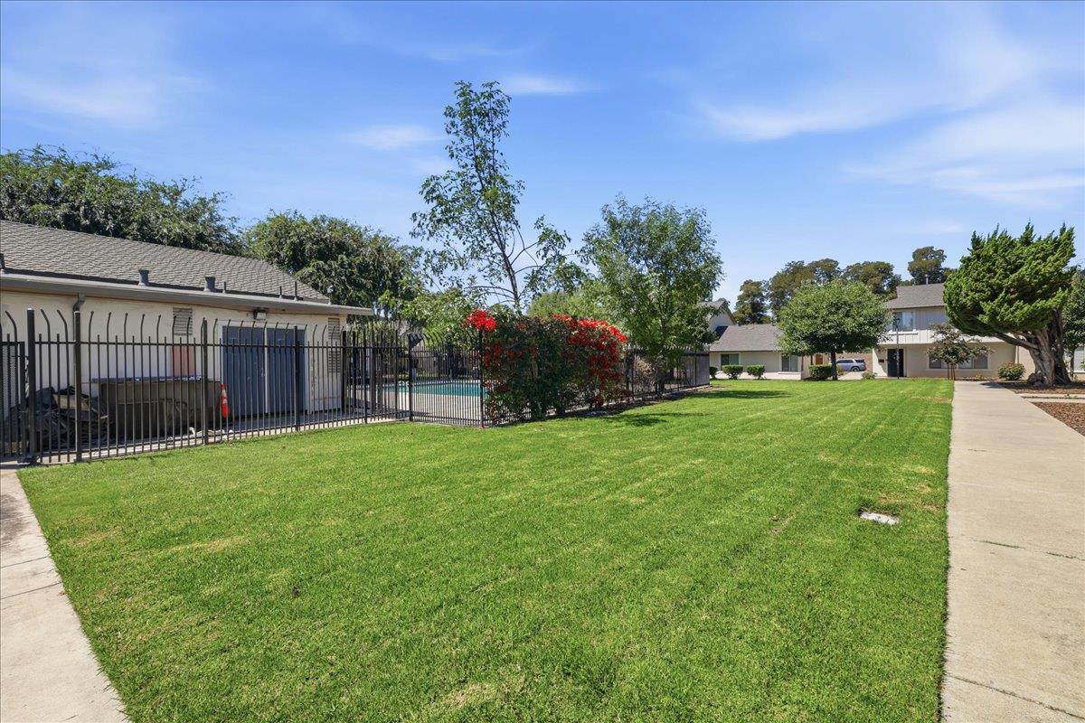 2298 Meadowgate WAY