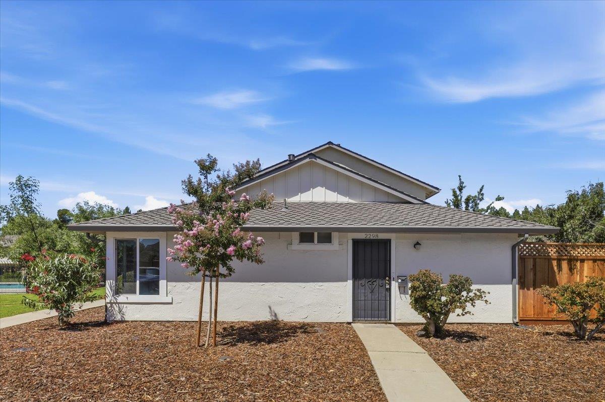 2298 Meadowgate WAY