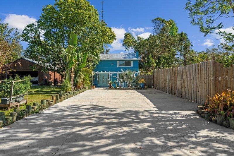 105 TUCKER AVE