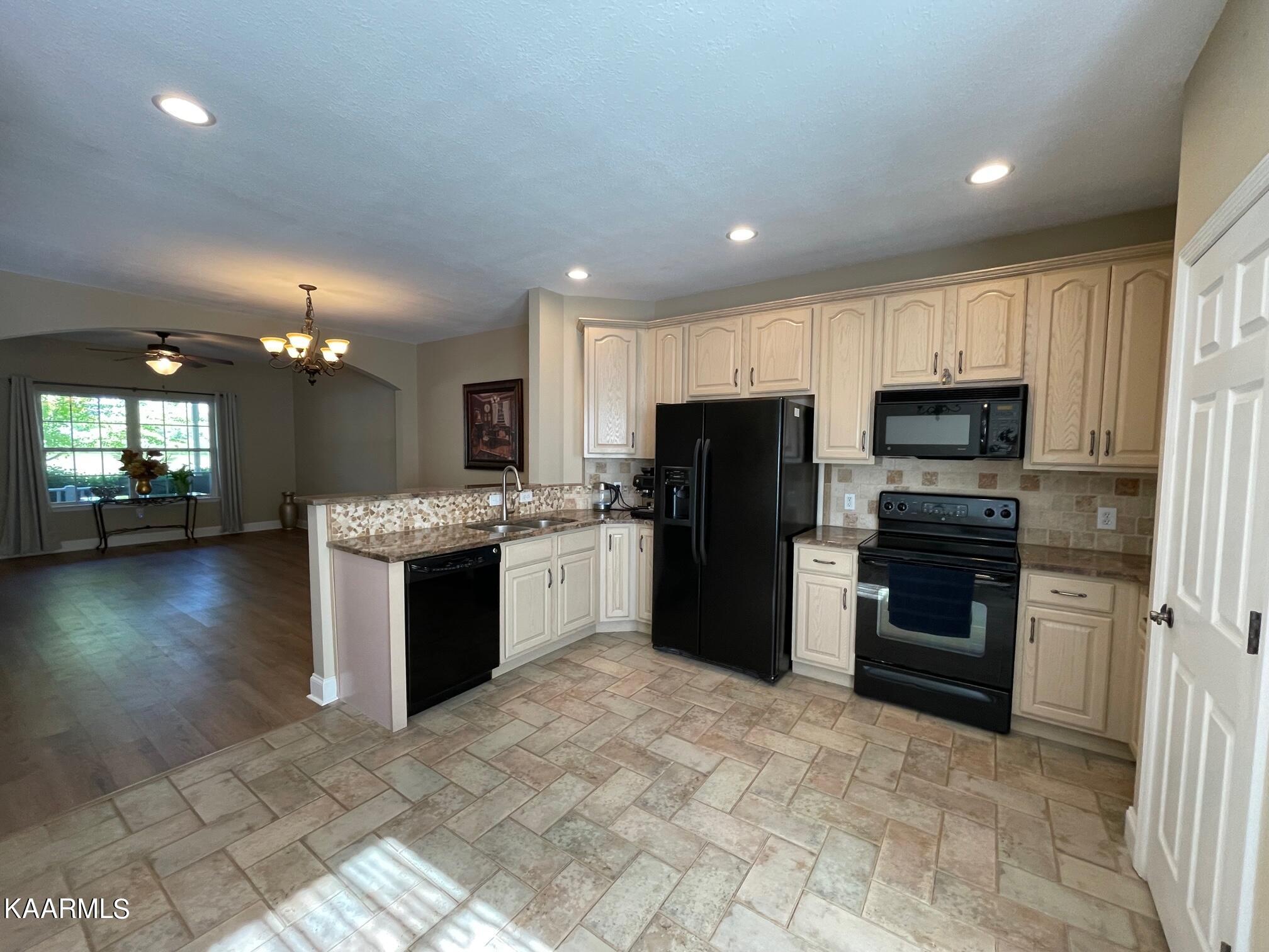 415 Ashbury Circle Circle
