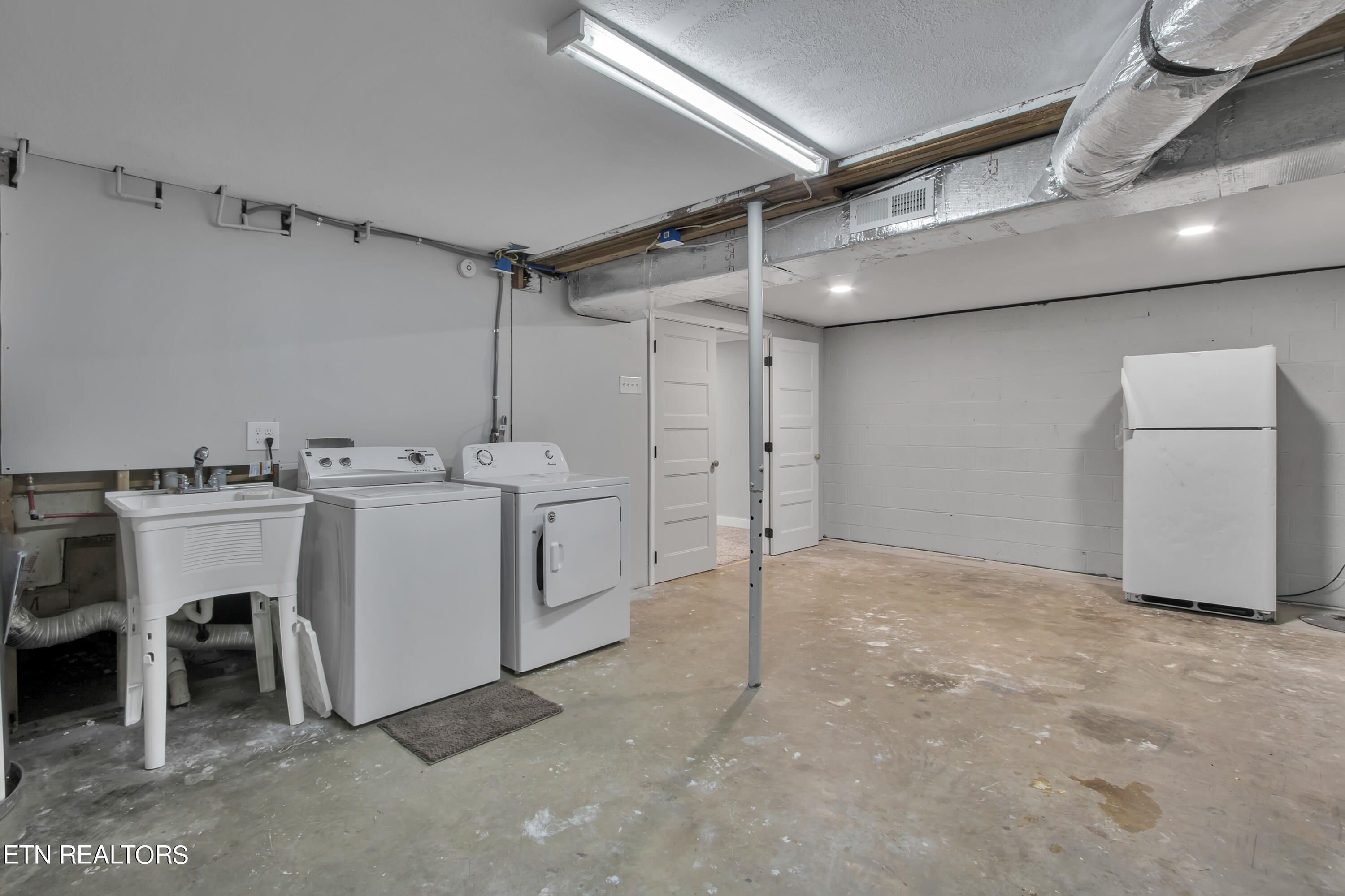 6501 NW Trousdale Rd