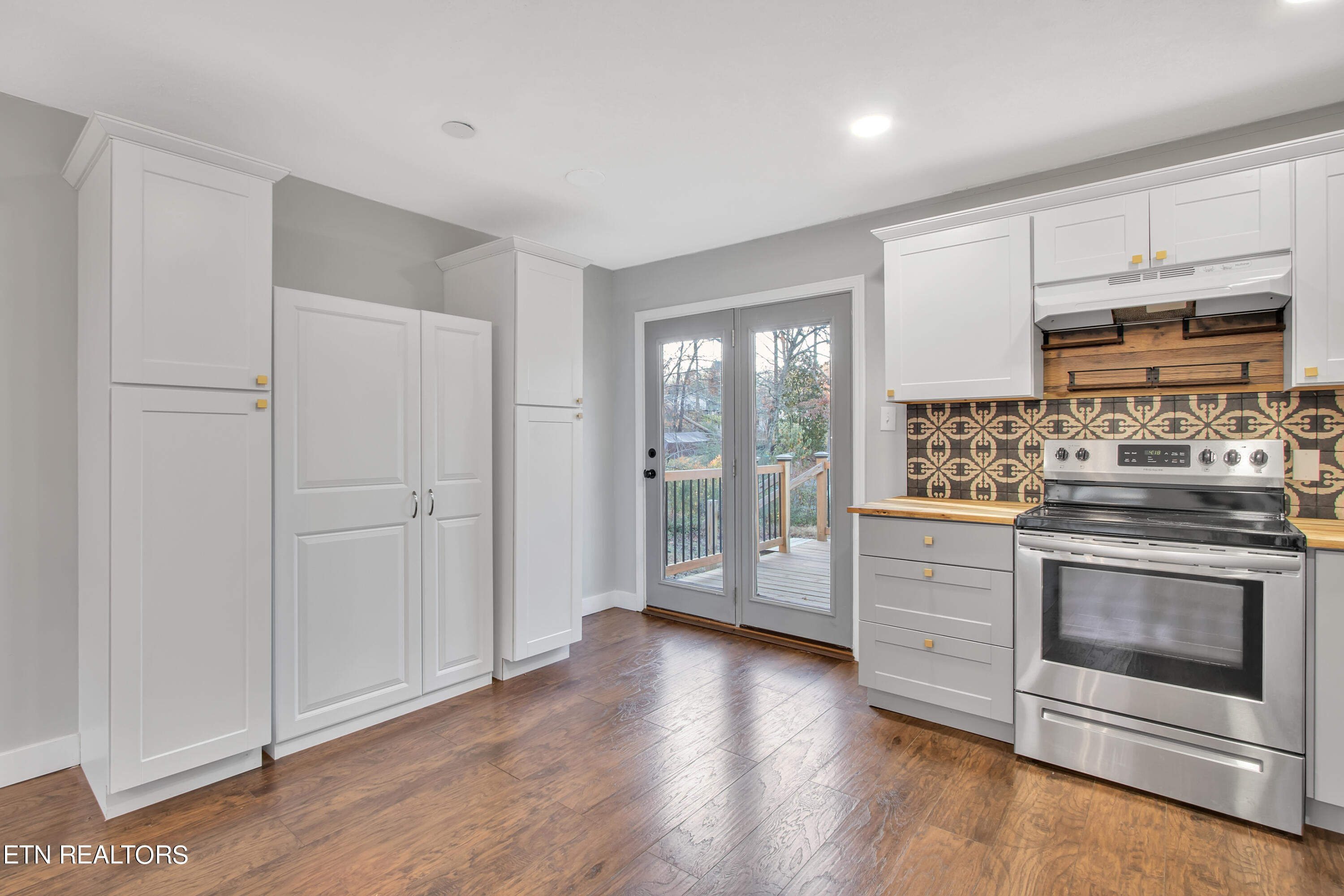 6501 NW Trousdale Rd