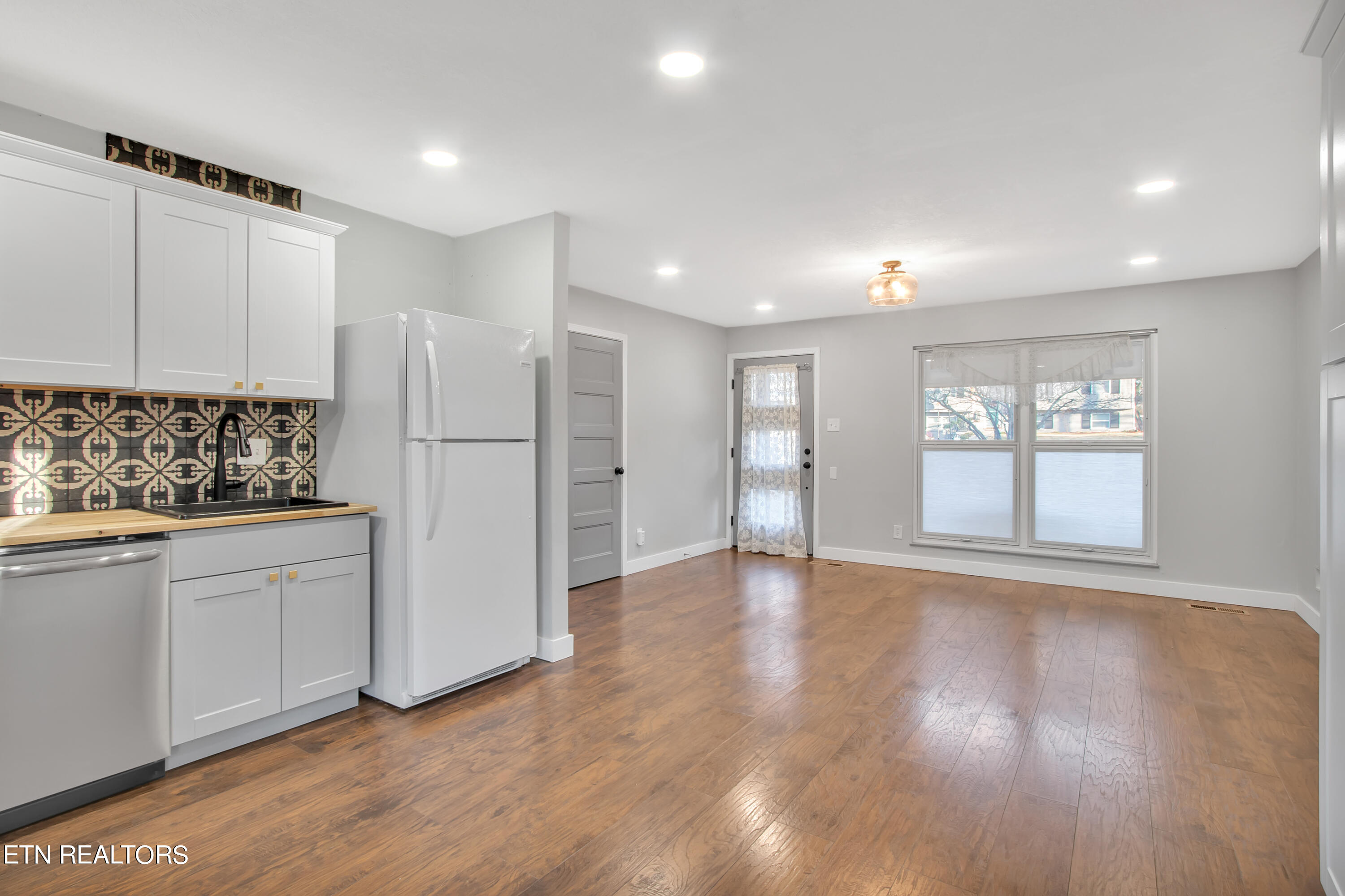 6501 NW Trousdale Rd