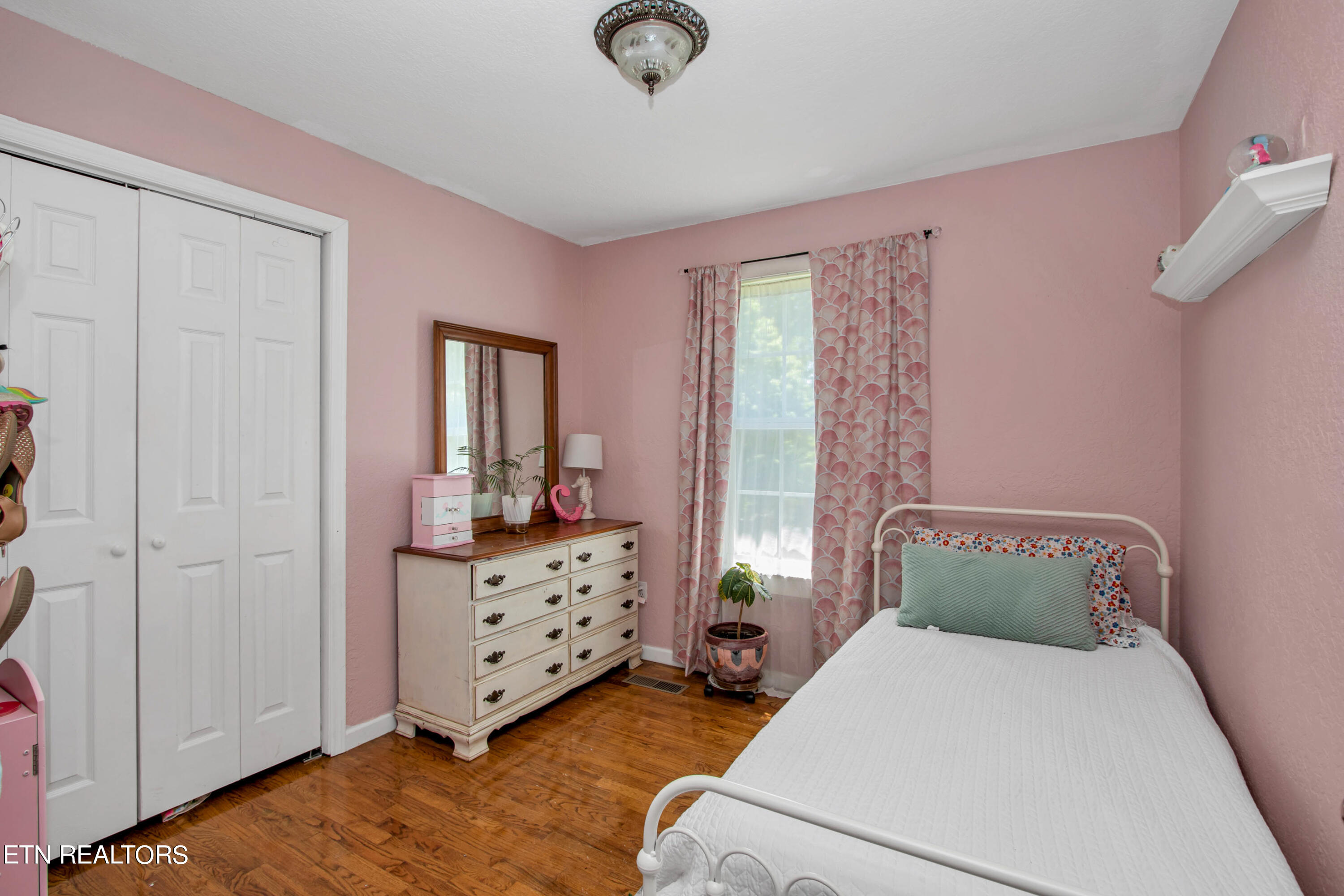 115 Blacksferry Loop