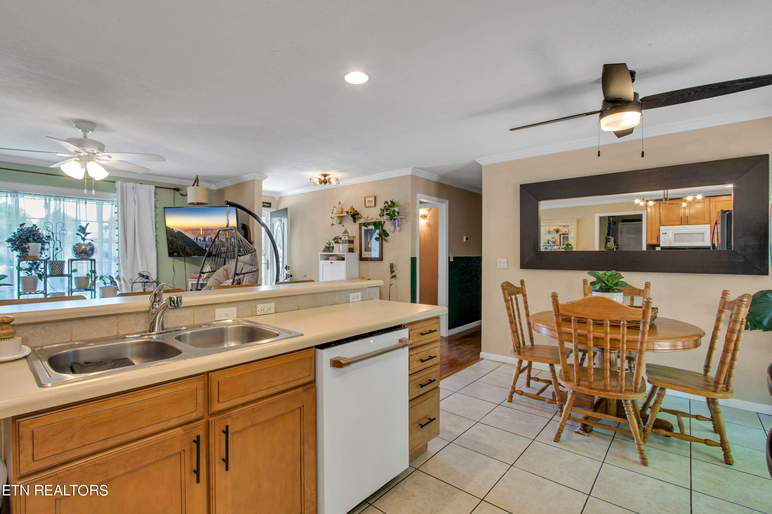 115 Blacksferry Loop