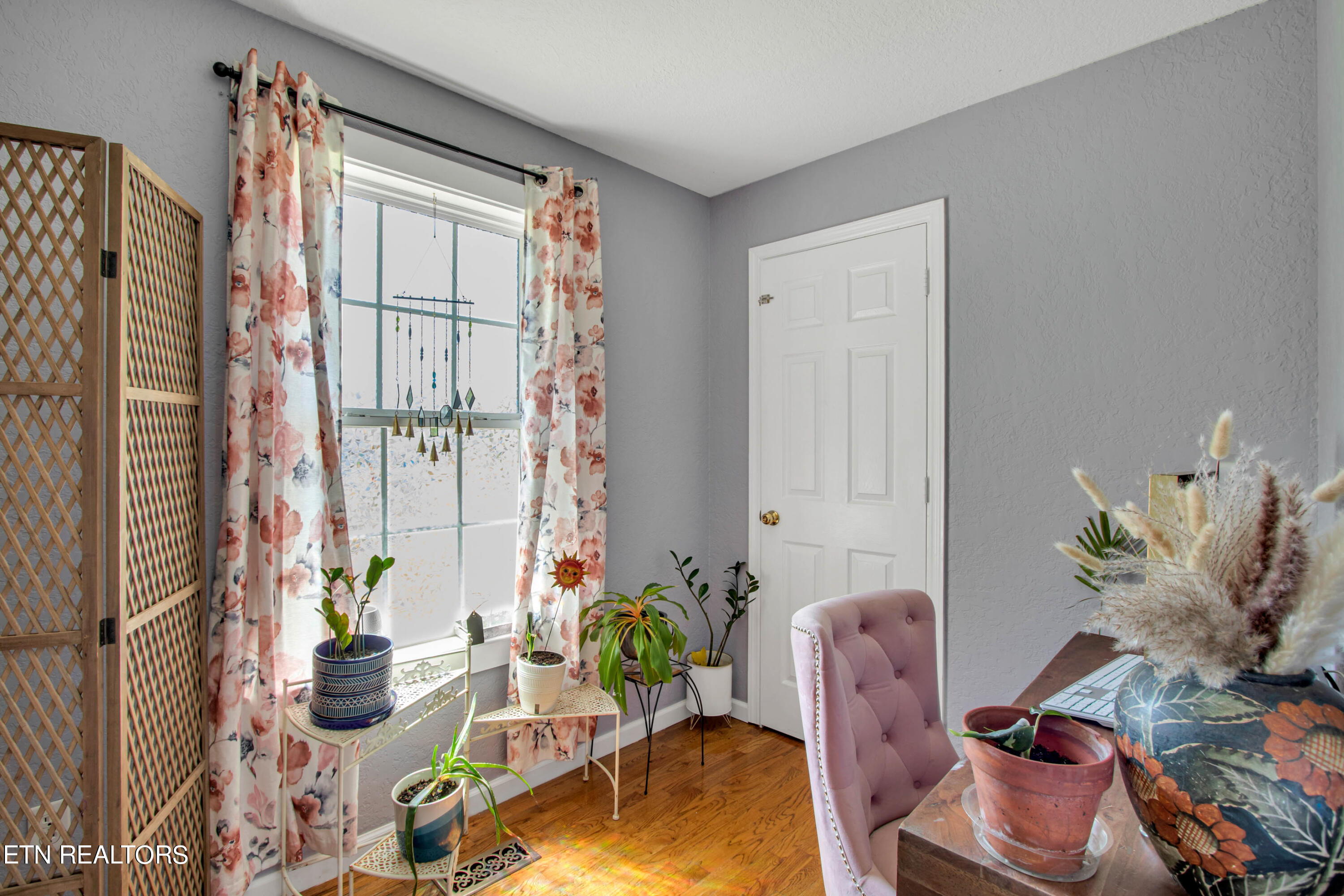 115 Blacksferry Loop