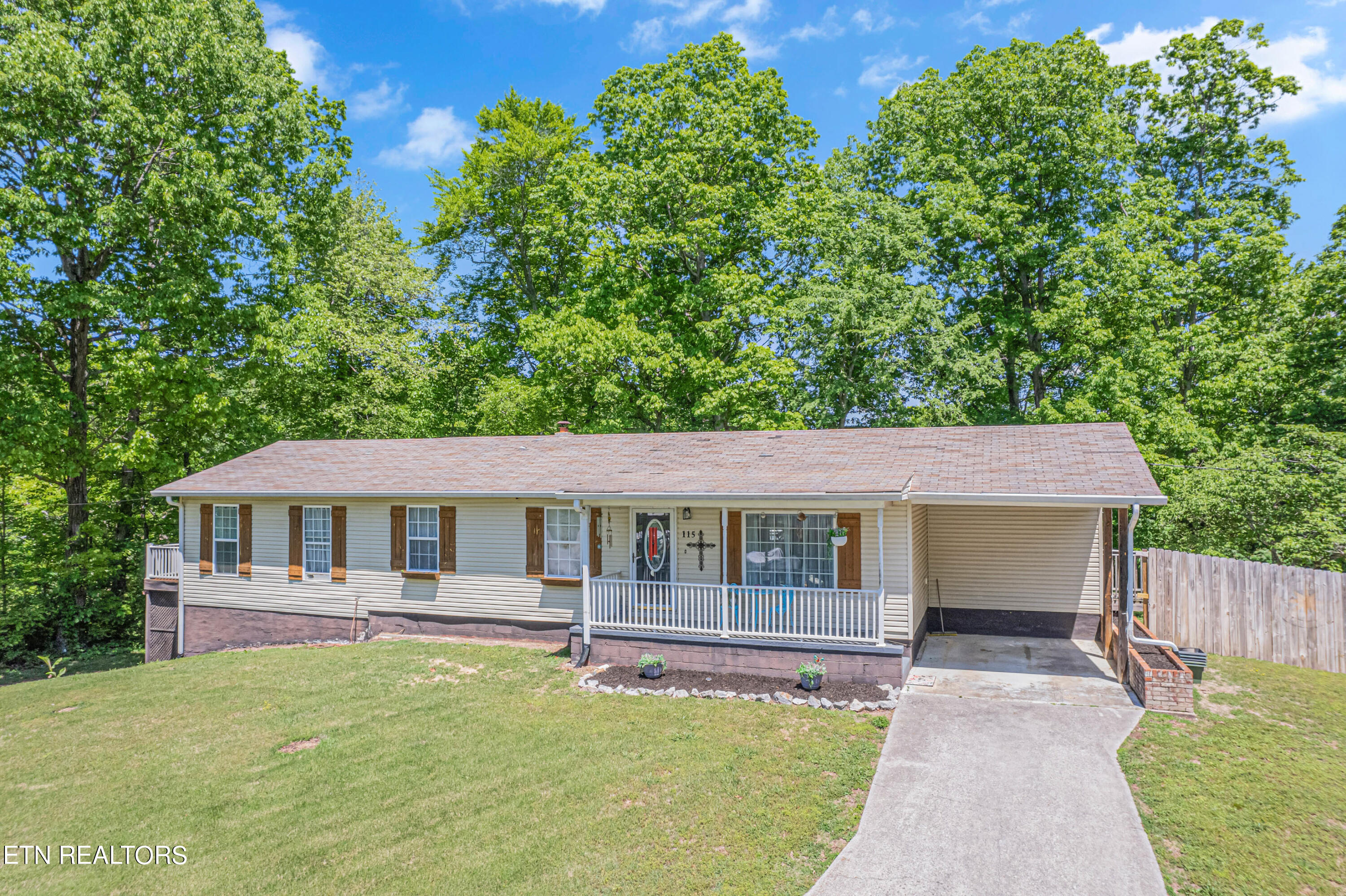 115 Blacksferry Loop