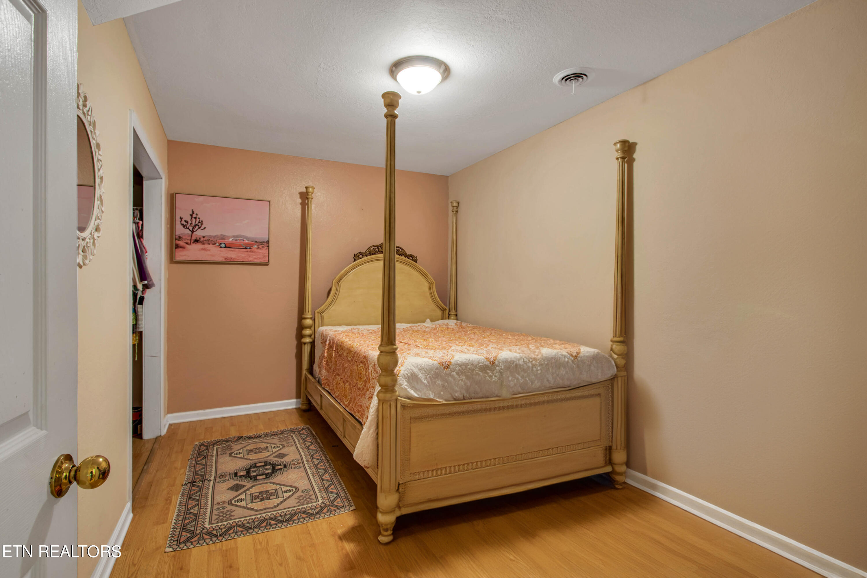 115 Blacksferry Loop