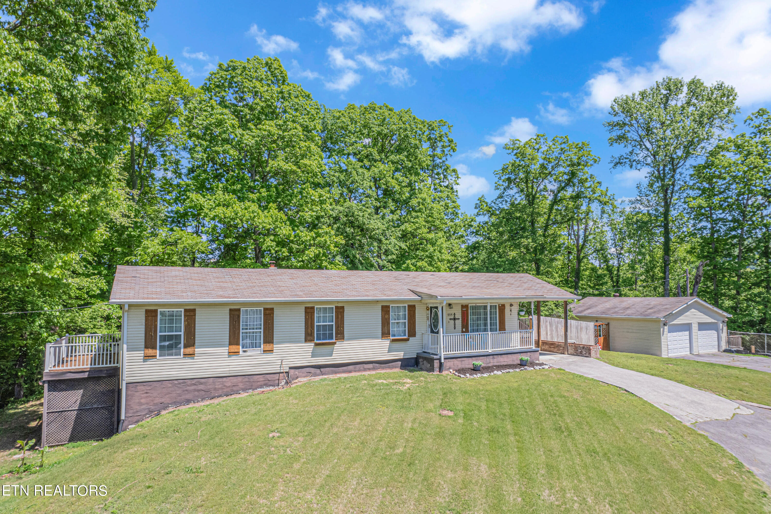 115 Blacksferry Loop