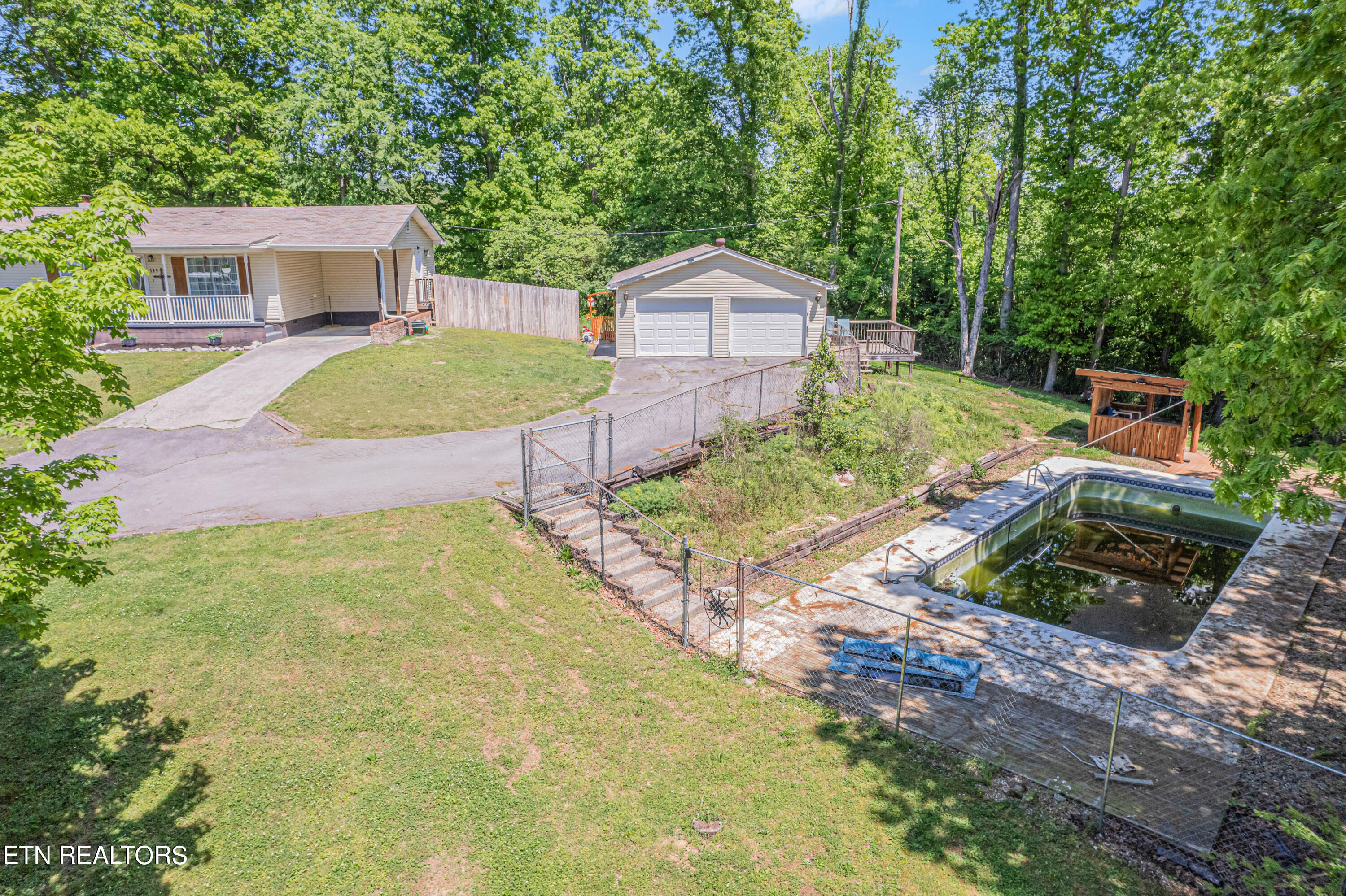 115 Blacksferry Loop