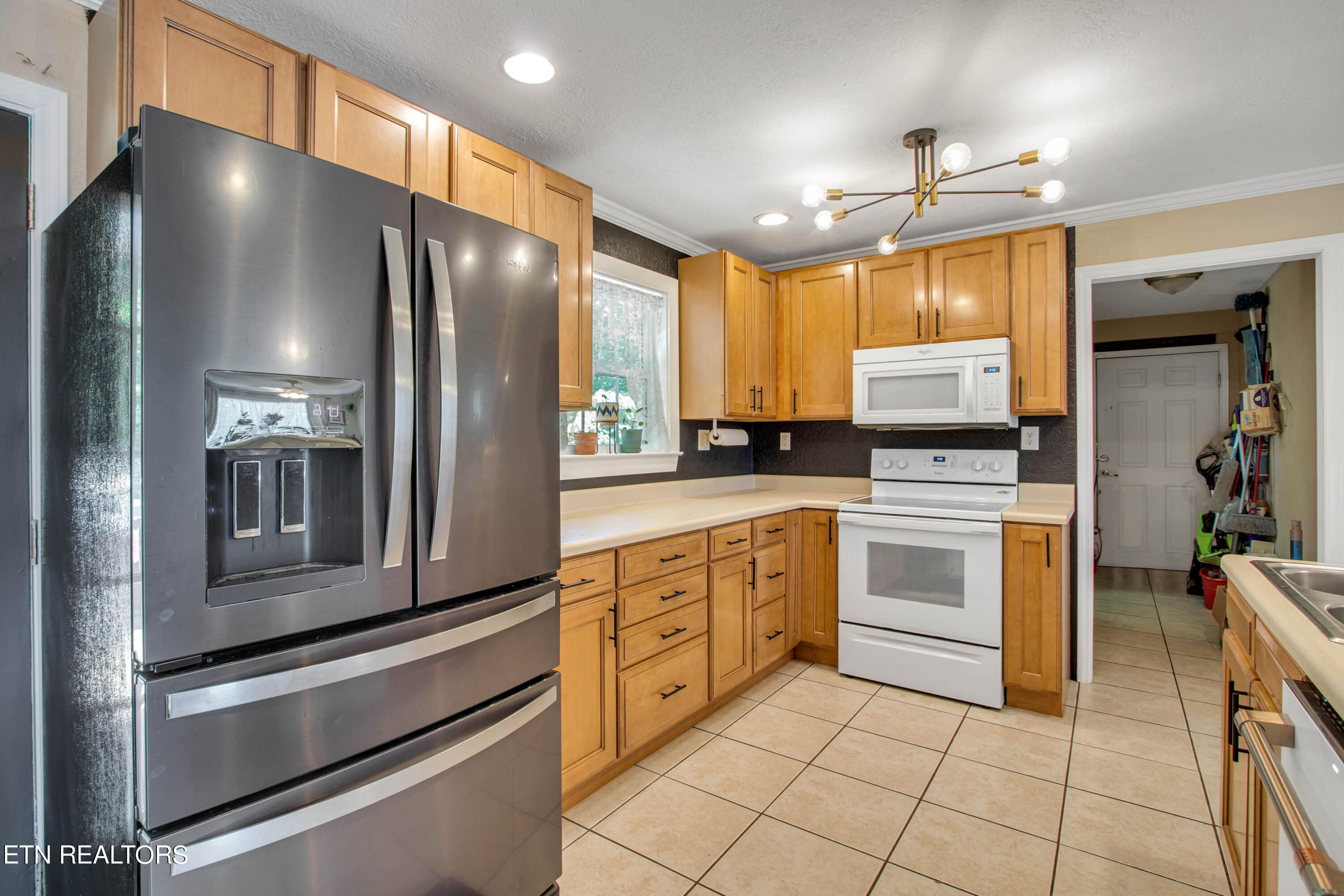 115 Blacksferry Loop